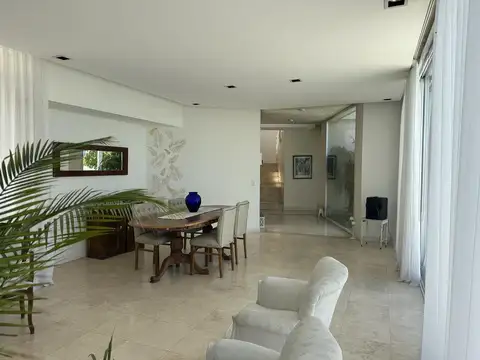 libertad 310