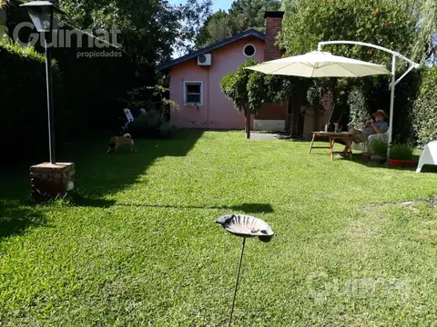 Casa Barrio Los Pinos Amplio Jardín Cochera 