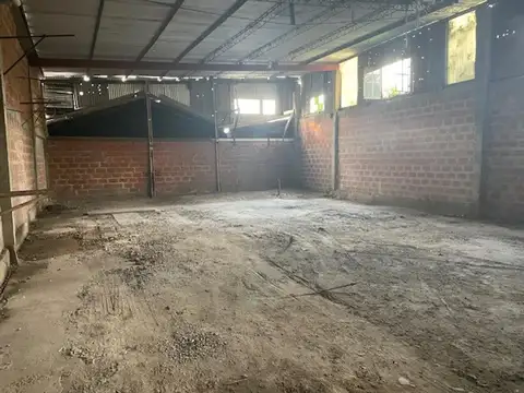 Galpon en Venta 10  mts Frente
