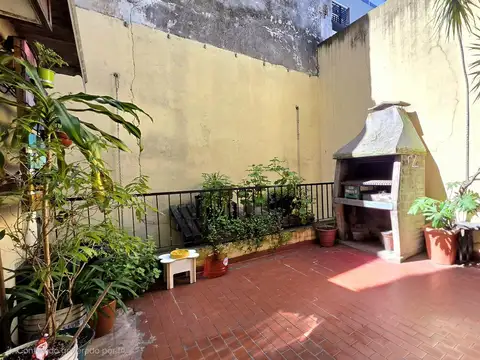 San Ireneo al 300 - Departamento de 2 ambientes con patio, parrilla, cochera y baulera - Caballito