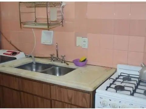 Semi piso con palier privado en el barrio de Recoleta,