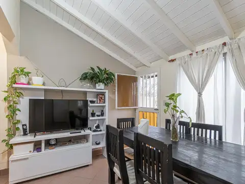Depto Tipo Casa en Venta de 3 ambientes