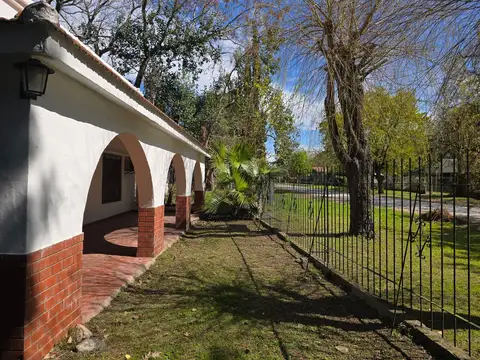 Casa 6 ambientes con 1 baño