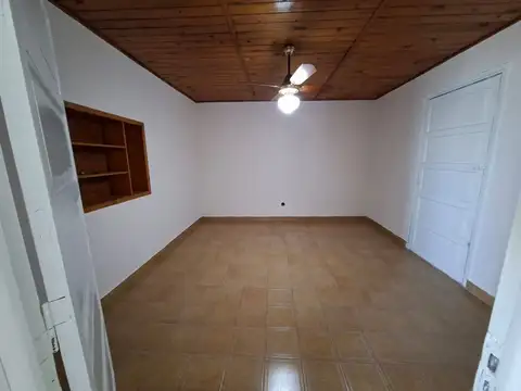 VENTA CASA SOBRE LOTE 974M2 - GENERAL ROJO