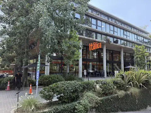 Exclusivo Local en venta  en Thays Parque Leloir