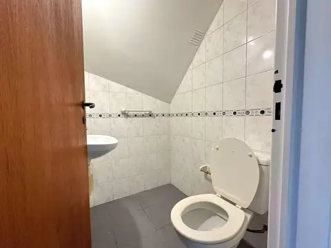 Casa en Alquiler con 2 cocheras
