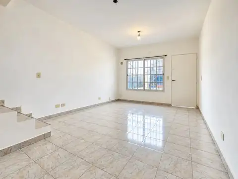 Casa en Alquiler en Villa Ballester, $ 1.490.000