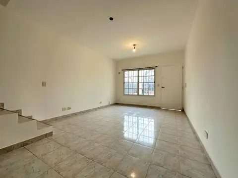 Casa en Alquiler en Villa Ballester, $ 1.490.000