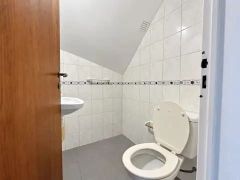Casa en Alquiler con 2 cocheras