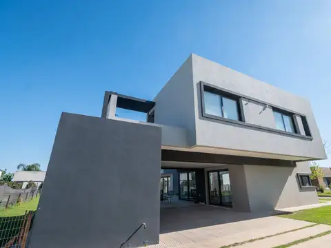 Casa en Venta en Santo Tome, USD 525.000