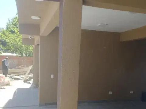 Oficina en Venta con 4 cocheras