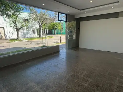 Se alquila local  comerial en Reconquista