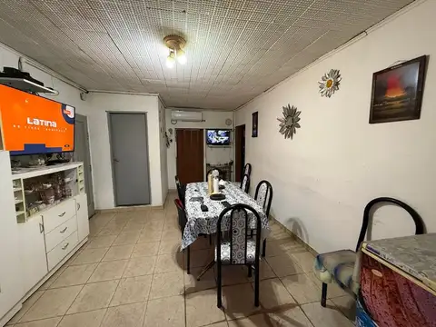 Casa 5 ambientes con 2 baños