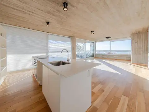 DEPARTAMENTO EN VENTA DE TRES DORMITORIOS BARRIO ARROYITO