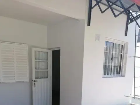 CASA 4 AMBIENTES- LLAVALLOL