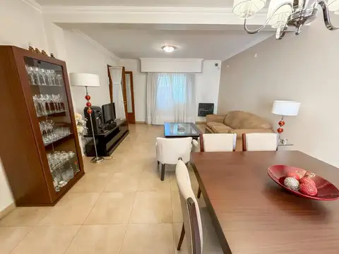 VENTA CASA 4 AMBIENTES PATIO TERRAZA QUINCHO EN URQUIZA R