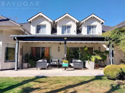 Casa 10 ambientes con 5 baños
