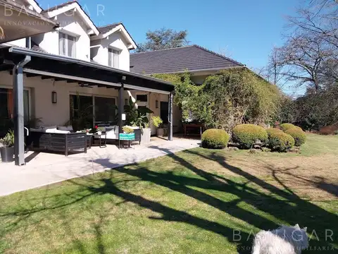 Casa en Alquiler Temporal con 6 cocheras