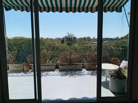 Departamento en Alquiler con 1 cocheras