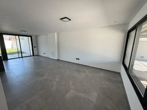 Av. Cdad. de Valparaíso  al 4900