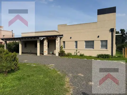 ALQUILER ANUAL Casa 3 dorm piscina hermoso lote de 2000m2 Chacras de la Reserva Cardales