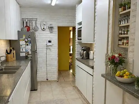 Casa 5 ambientes con 3 baños