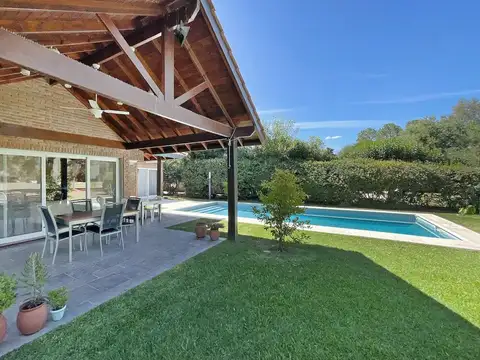 Casa en Venta con 1 cochera