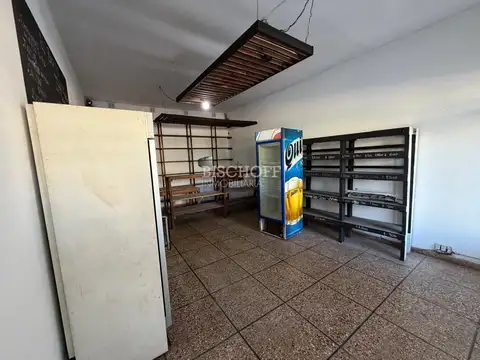 OPORTUNIDAD EN VILLA GESELL, LOCAL COMERCIAL CON VIVIENDA