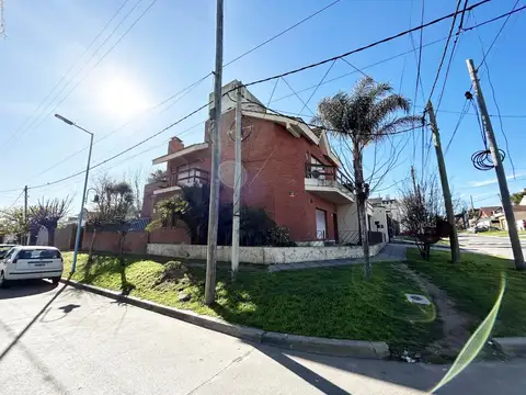 Hipolito Yrigoyen 985 - Belen de Escobar.