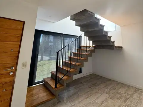Casa en Venta en Belen de Escobar, USD 275.000