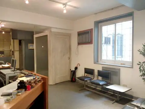 Oficina 5 ambientes con 1 baño