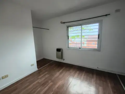 Casa en Alquiler con 1 cochera