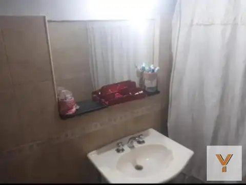 Casa en venta - 4 Dormitorios 2 Baños - Morón