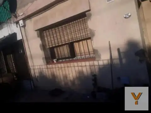 Casa en venta - 4 Dormitorios 2 Baños - Morón