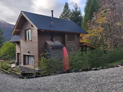 Casa en Alquiler con 1 cochera
