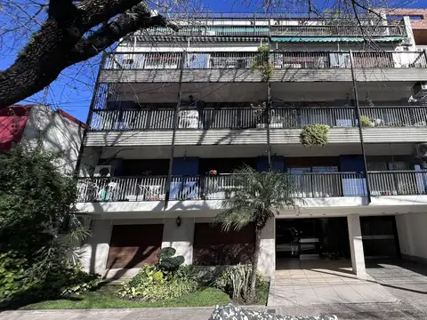 Venta Departamento 3 ambientes con dependencia, Balcón Corrido y Cochera