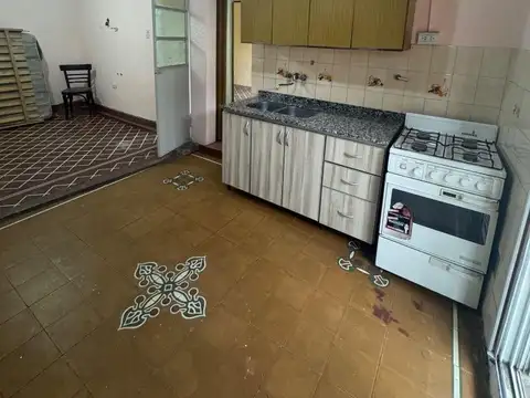 Depto Tipo Casa en Alquiler en Lanús Este, $ 650.000