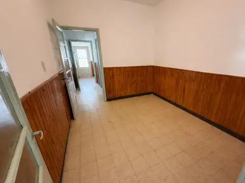 Casa dos dormitorios en alquiler, al frente