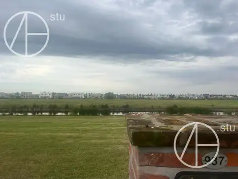 Lote en venta con amarra en barrio el Naudir Escobar