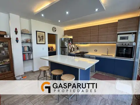 Casa 4 ambientes con 4 baños
