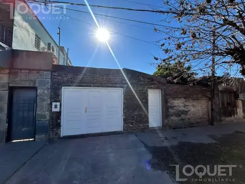 Casa a refaccionar en barrio los hornos