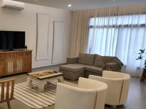 Casa 4 ambientes con 4 baños