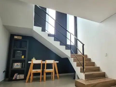 Casa en Alquiler Temporal con 4 cocheras