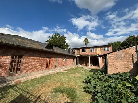 VENTA CASA MULTIFAMILIAR FCO ALVAREZ CON PARQUE