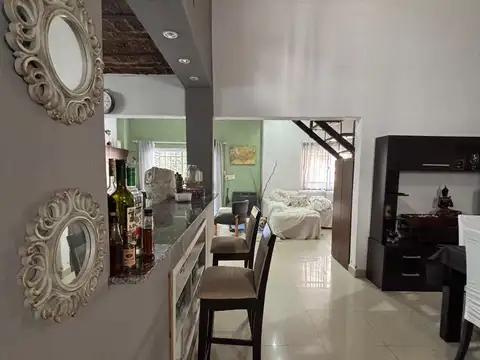 Departamento 5 ambientes con 4 baños