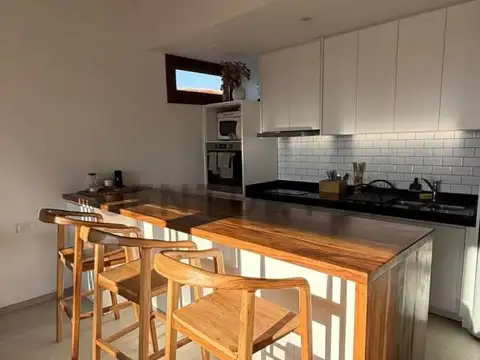 Departamento en Alquiler en Manuel B Gonnet, USD 900