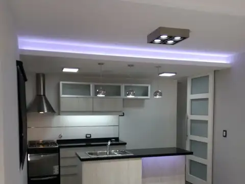 Impecable 3 ambientes reciclado a nuevo con patio, SIN EXPENSAS! Excelente ubicación.