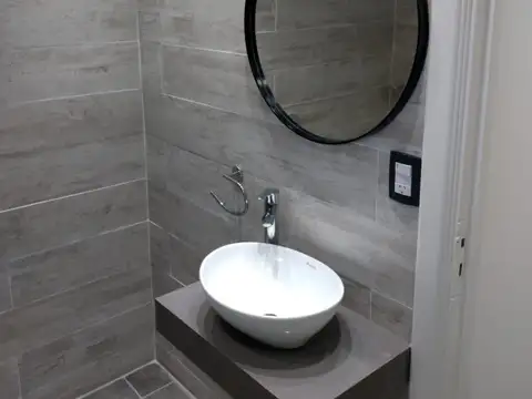 Impecable 3 ambientes reciclado a nuevo con patio, SIN EXPENSAS! Excelente ubicación.