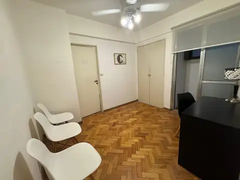 Mario Bravo 1200, Piso 1