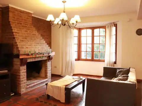 Casa 4 ambientes con 3 baños